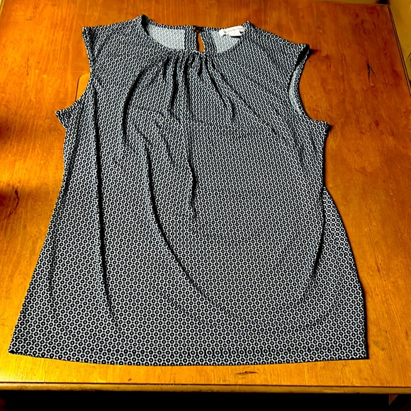 Liz Claiborne Sleeveless top - Picture 1 of 3